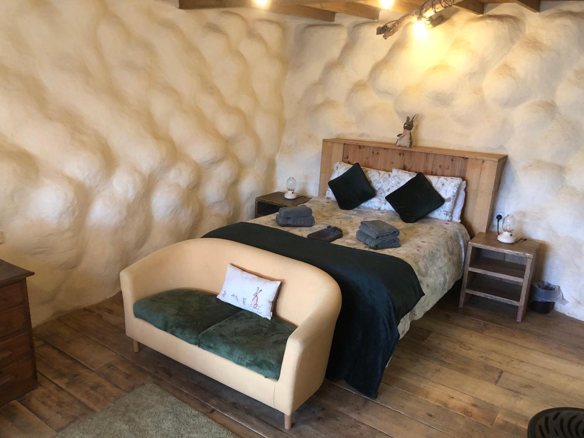 Rabbits 1Or 2 Bedroom Hobbit Style Hillset Earthen Dartmoor Eco Home South Brent Bagian luar foto