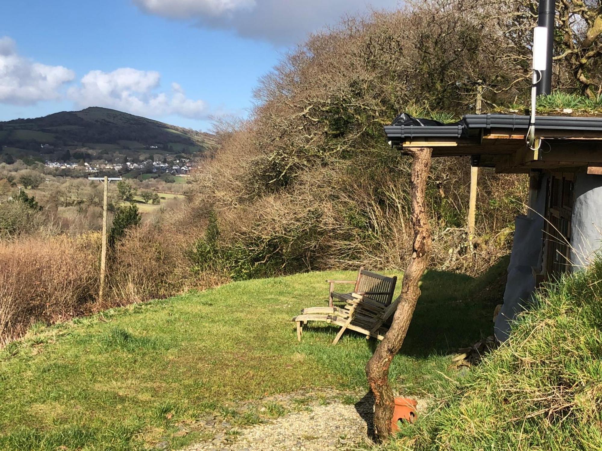 Rabbits 1Or 2 Bedroom Hobbit Style Hillset Earthen Dartmoor Eco Home South Brent Bagian luar foto