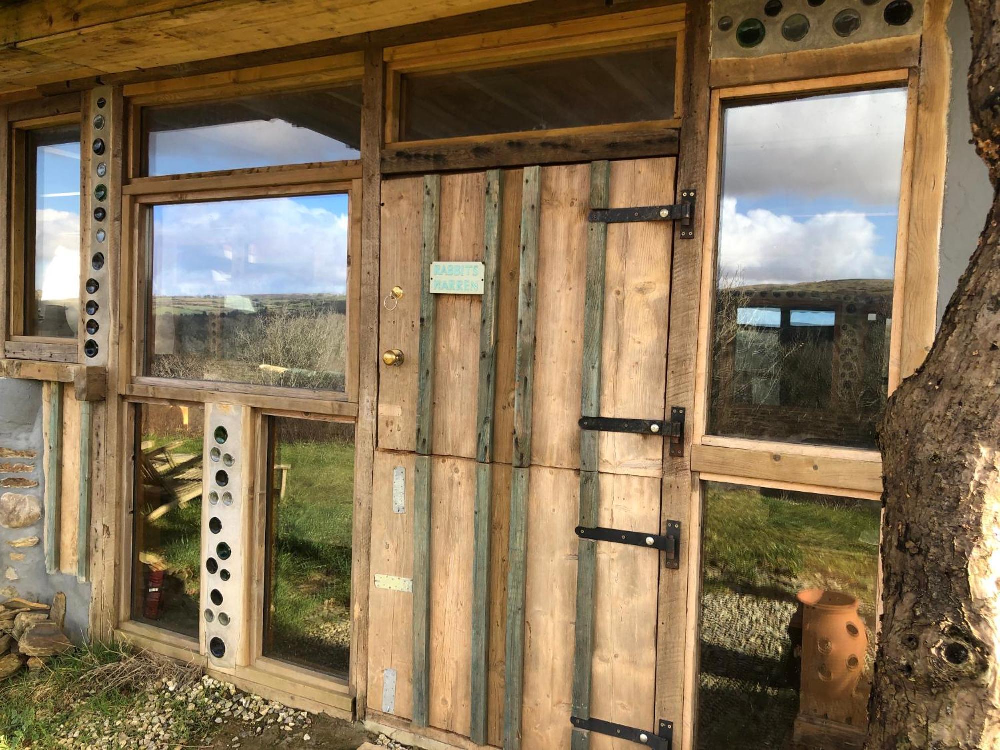 Rabbits 1Or 2 Bedroom Hobbit Style Hillset Earthen Dartmoor Eco Home South Brent Bagian luar foto