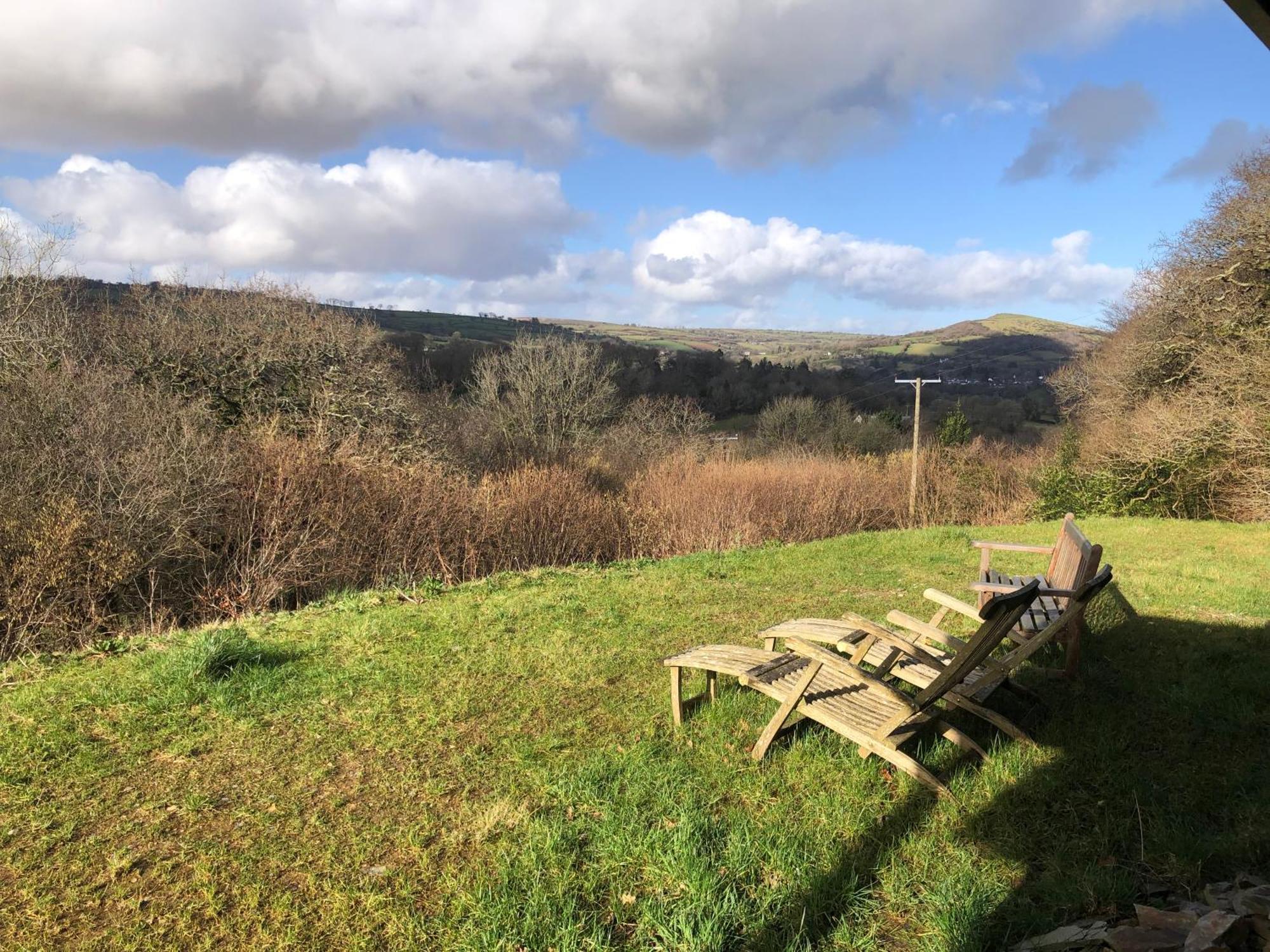Rabbits 1Or 2 Bedroom Hobbit Style Hillset Earthen Dartmoor Eco Home South Brent Bagian luar foto
